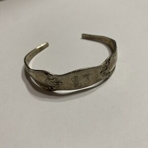 VTG W.M. A. Rogers Oneida LTD Silver Plated Signed‎ Spoon Cuff Bracelet